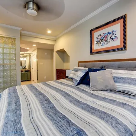 Step Into The French Quarter Apartment